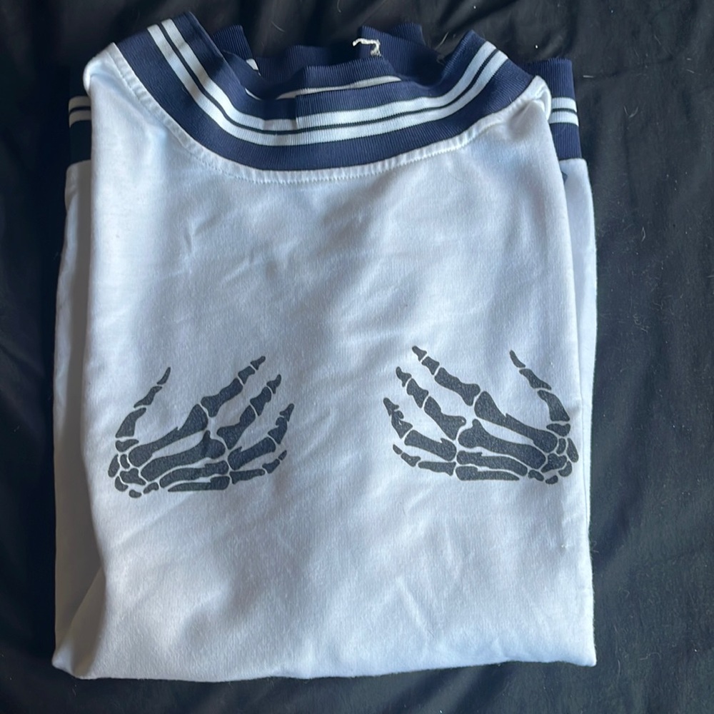 XL chicyea sweater